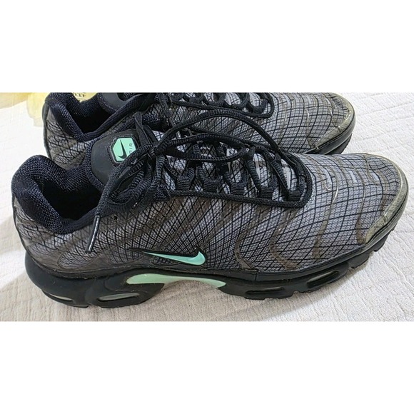 Nike Air Max Plus Spirograph 2022 FB3351-001 Men's Size 9.5 - Picture 1 of 6